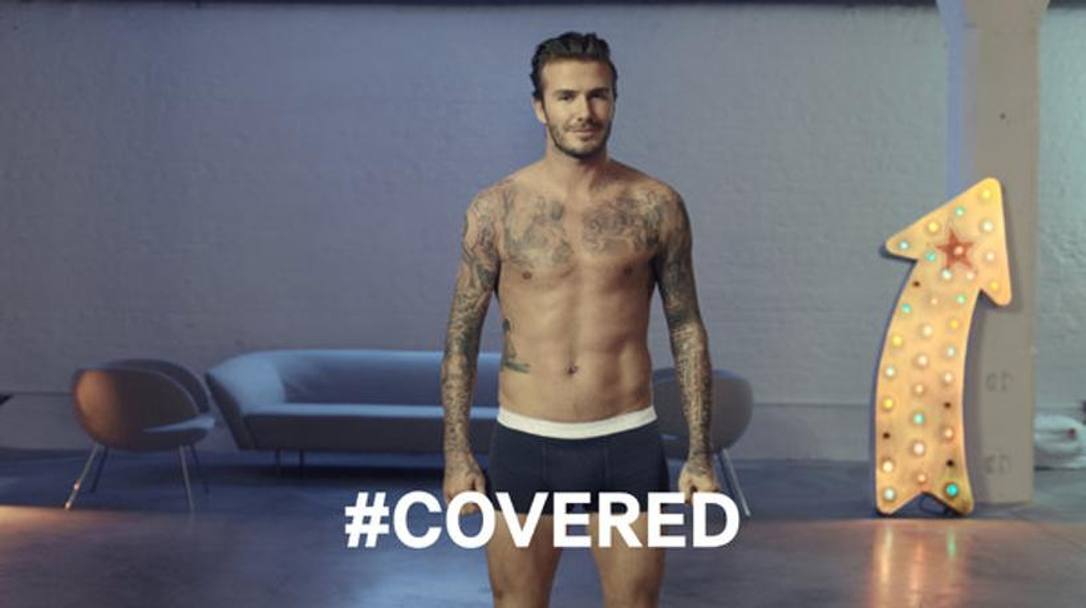 Per la campagna del Superbowl 2014, H&M ha chiesto ai fan di scegliere se svelare la versione coperta o scoperta di Beckham. #Covered o #uncovered